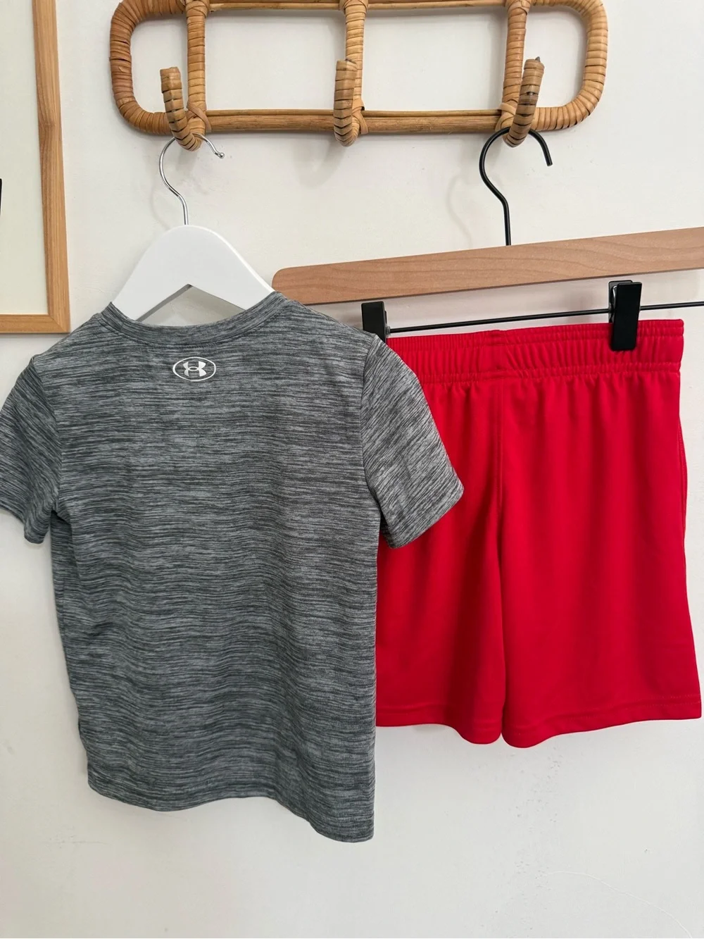 Under Armour - 4T lightweight dri fit set